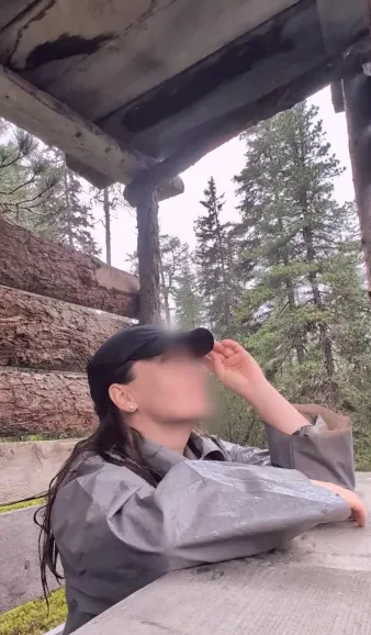 Agnes, 35