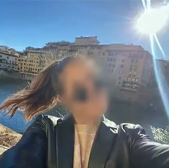 Aya, 27