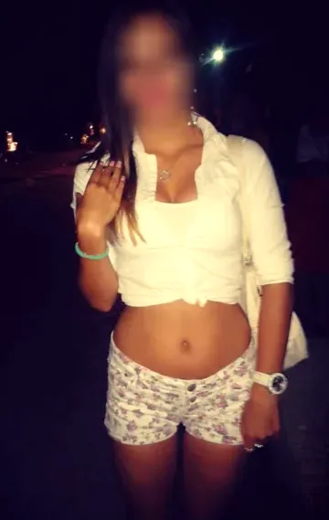 Caroline, 27