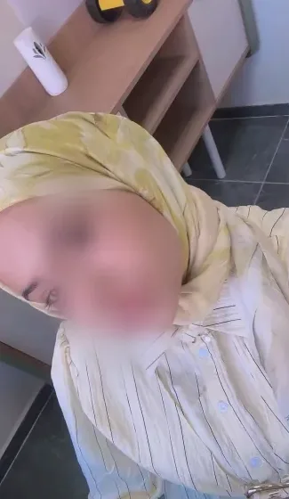 Caroline, 24