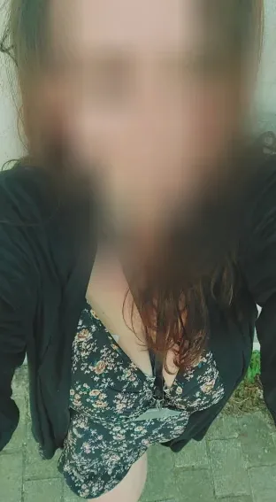 Emilia, 30