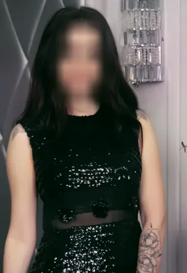 Katrine, 28
