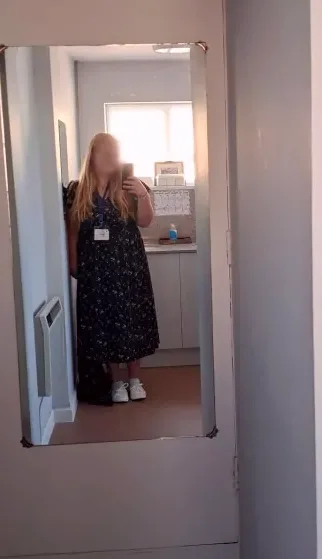 Laura, 18