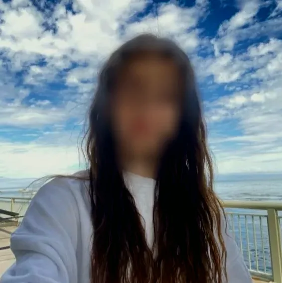 Nora, 27